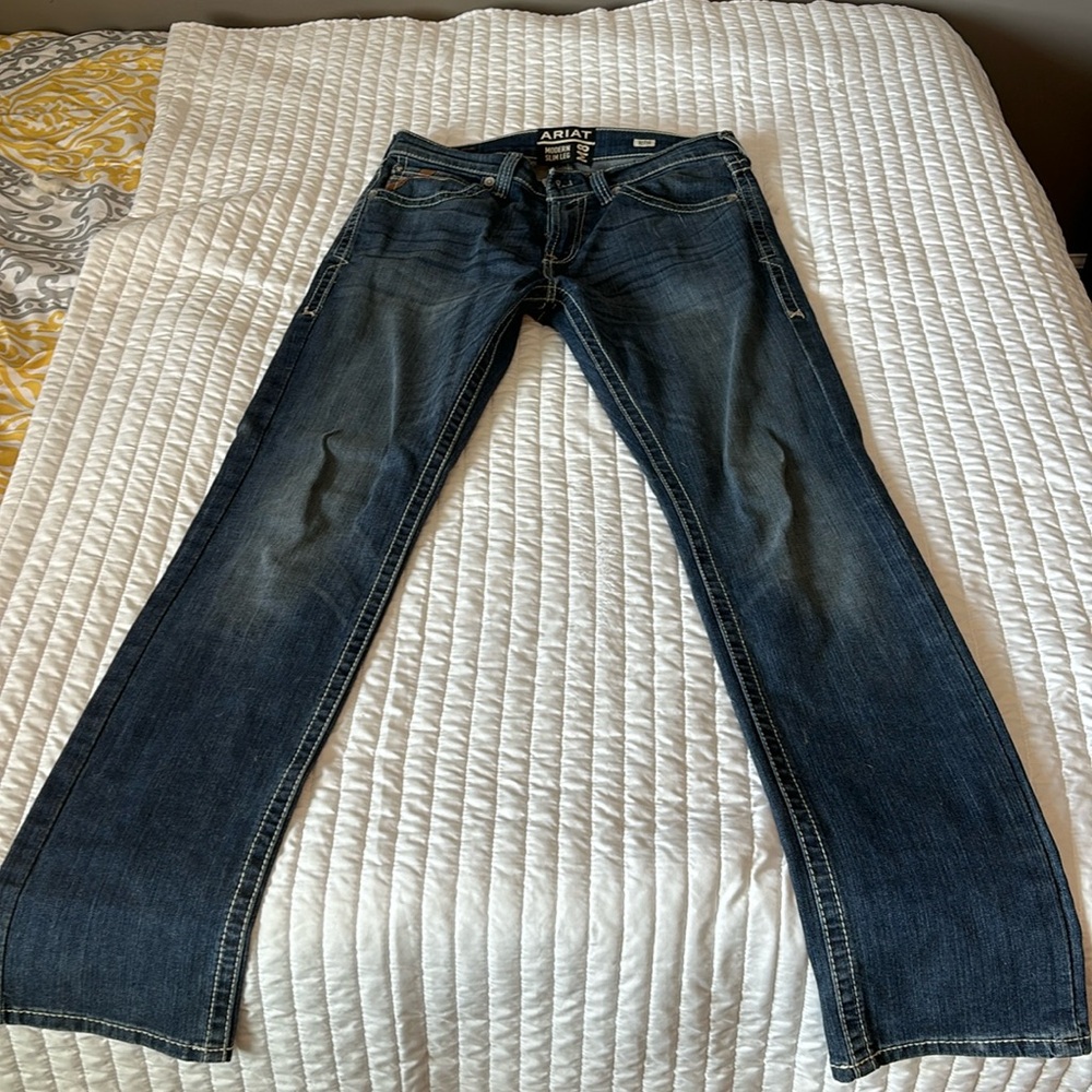 32x34 M8 Ariat slim cut Jeans